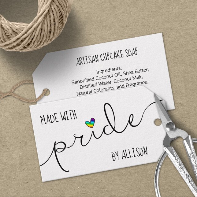 Rainbow Heart Made with Pride LGBTQ Artisan Geschenkanhänger (Von Creator hochgeladen)