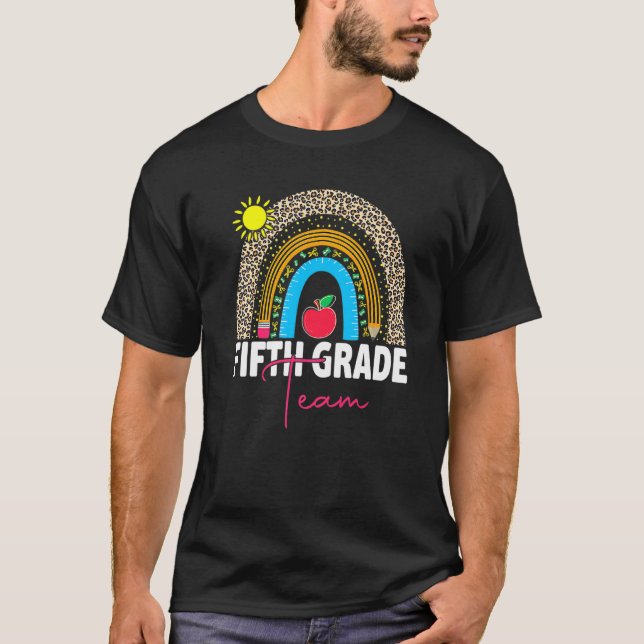 Rainbow Hello Fifth Grade Team Squad Teachers Kind T-Shirt (Vorderseite)