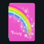 Rainbow-Hellrosa Mädchen mit Namen ipad cover<br><div class="desc">Ideal,  um Ihre Kinder Mädchen Ipad Bildschirm zu schützen. Fügen Sie Ihren Namen zu diesem IPAD-Fall hinzu. Aktuell liest Krissy. Dieses originale Regenbogengraphikgehäuse wurde von Sarah Trett entworfen.</div>