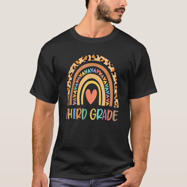 Rainbow Leopard, Dritter Schulleiter T-Shirt (Vorderseite)