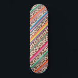 Rainbow Leopard Print Modern Girly Animal Muster Skateboard<br><div class="desc">Dieses moderne Design besticht durch ein leopardenes Muster auf einem Regenbogenstreifen-Overlay.</div>