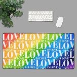 Rainbow LGBT Gay Pride Schreibtischunterlage<br><div class="desc">Diese farbenfrohe Schreibtischmatte ist mit einem wasserfarbenen Regenbogenuntergrund geschmückt und eine Liebe ist ein Liebe-Muster in stilvoller weißer Typografie.</div>