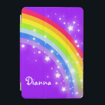 Rainbow-lila Mädchen mit Namen ipad cover<br><div class="desc">Ideal,  um Ihre Kinder Mädchen Ipad Bildschirm zu schützen. Fügen Sie Ihren Namen zu diesem IPAD-Fall hinzu. Aktuell liest Dianna. Dieses lila Grafikgehäuse aus hellem Regenbogen wurde von Sarah Trett entworfen.</div>