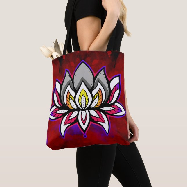 Rainbow Lotus (Von Nahem)