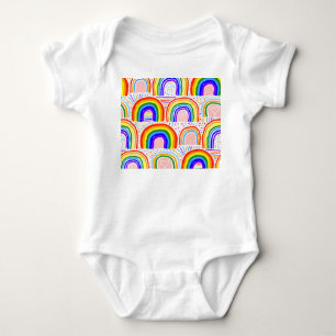 Rainbow Marker Illustration: Childish Seamless Pat Baby Strampler