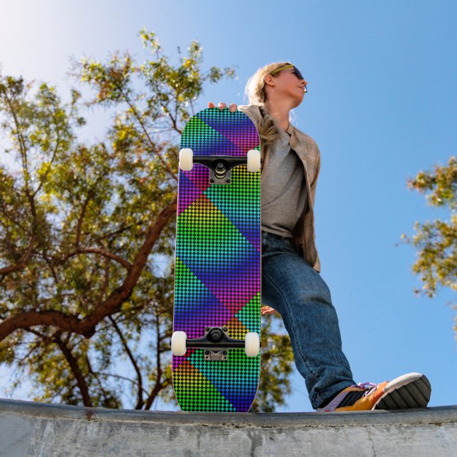 Rainbow Meshed Schachbrett von Kenneth Yoncich Skateboard (Außenbereich 1)
