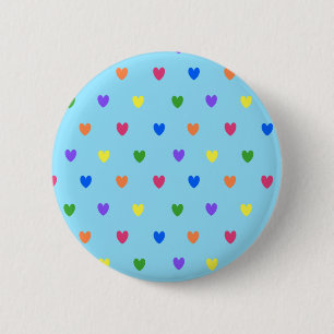 Rainbow-Polka-Herzen auf Babyblau Button