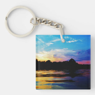 Rainbow-Sonnenuntergang auf dem Bergsee Schlüsselanhänger