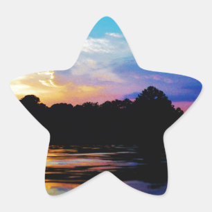 Rainbow-Sonnenuntergang auf dem Bergsee Stern-Aufkleber