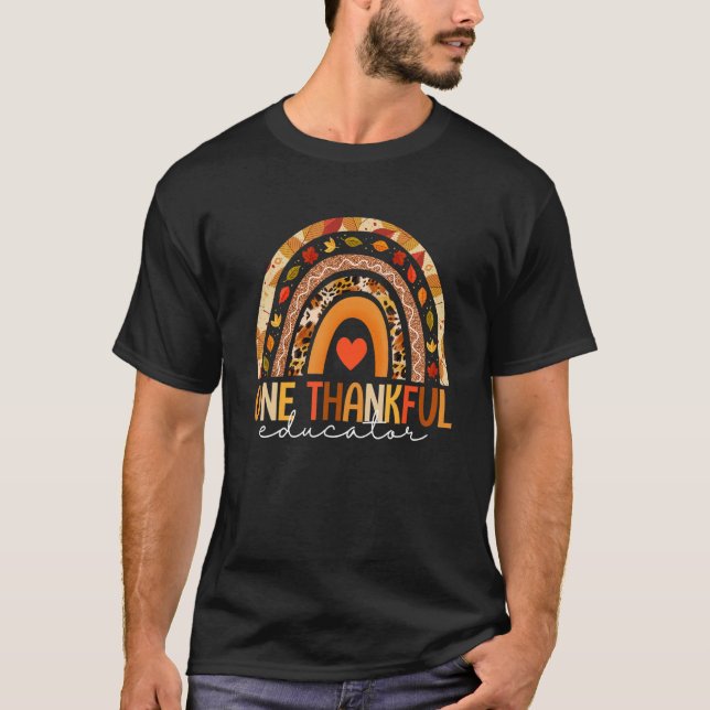 Rainbow Thankful Educator Fall Leaves Autumn Thank T-Shirt (Vorderseite)