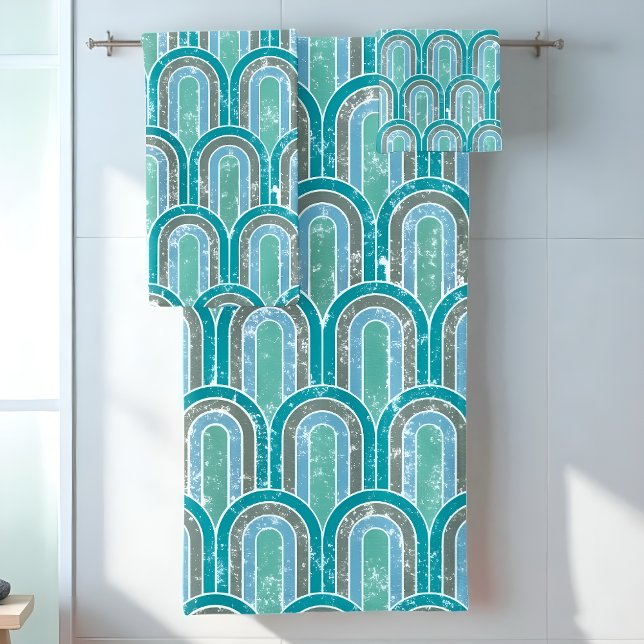 Rainbows blauer Badehandtuch Set aufgerollt (Distressed retro rainbow arches in teal and blue for bold bathroom or boho home decor)