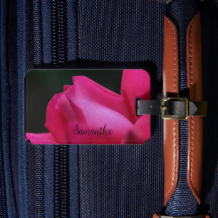 Raindrops auf roter Rosenknospe Personalisiert Gepäckanhänger