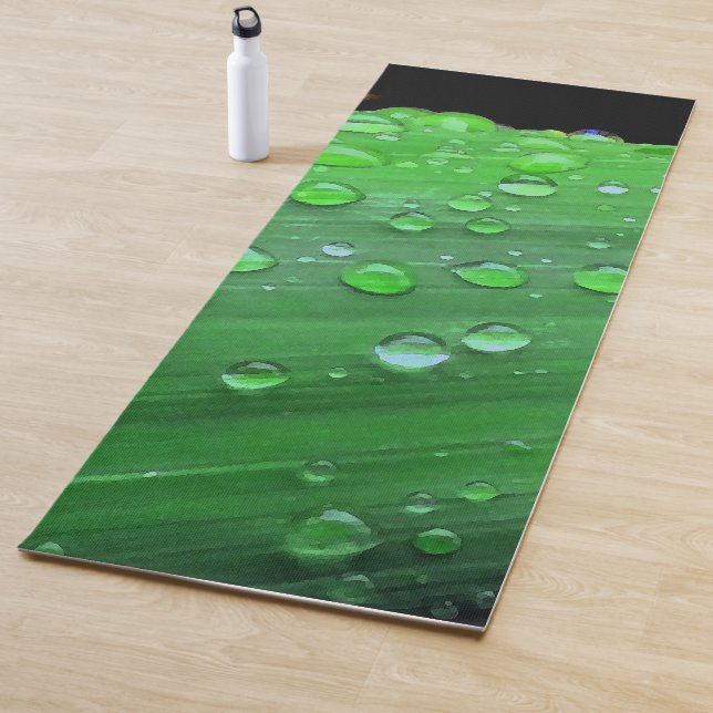 Raindrops Closeup, Spacey Green Yogamatte (Beispiel)