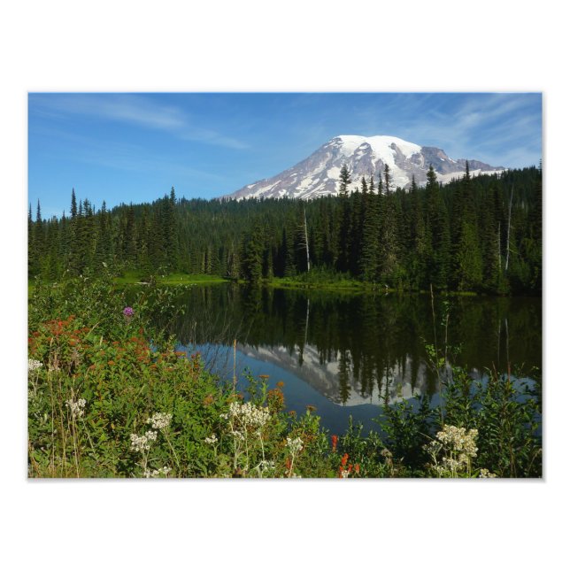 Rainier Lake Reflektion mit Wildblumen Fotodruck (Vorne)