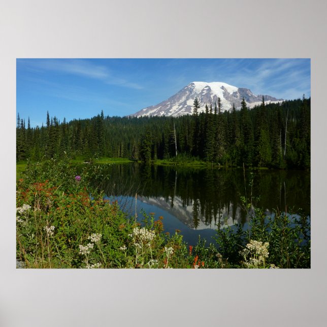 Rainier Lake Reflektion mit Wildblumen Poster (Vorne)