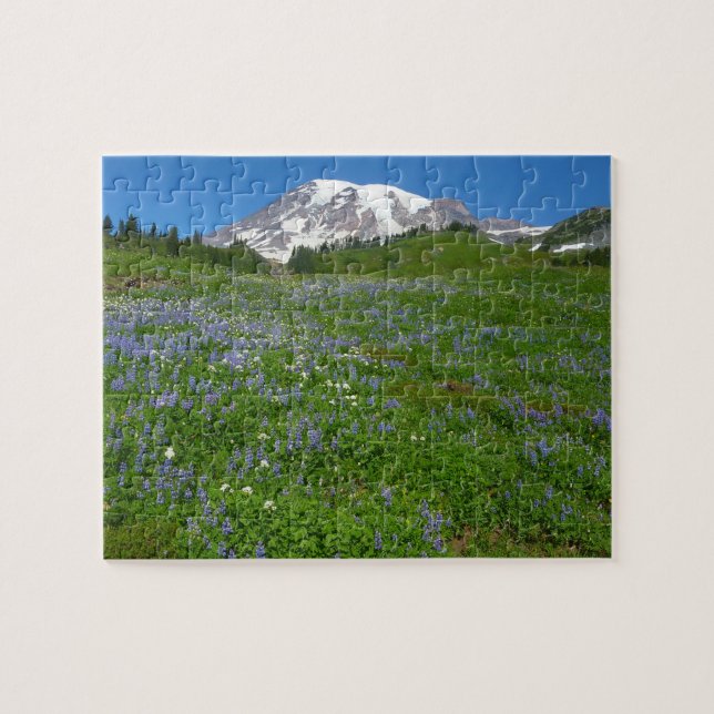 Rainier mit Lila Lupinen Puzzle (Horizontal)