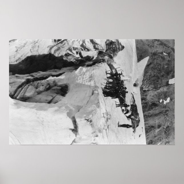 Rainier, WA Nisqually Glacier Climbers Poster (Vorne)