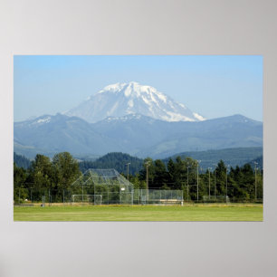 Rainiertürme über dem Fußballfeld Poster