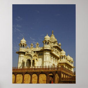 Rajasthan, Indien Eine stehende und zufällige Frau Poster