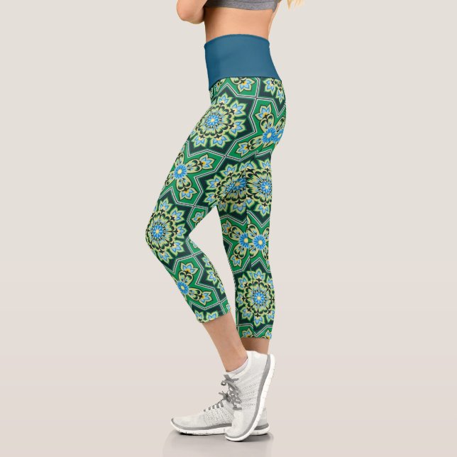 Ramadan Background Capri Leggings (Links)