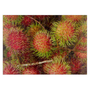 Rambutan-Frucht auf dem Can Duoc Markt Schneidebrett