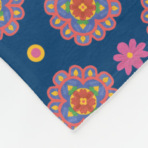 Rangoli Blume Polka Dots auf Blue Fleece Blanket