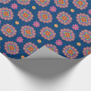 Rangoli, Blume und Polka Dots auf blauem Giftwrap Geschenkpapier