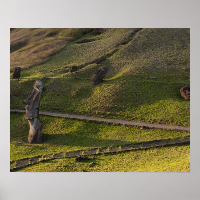 Rano Raraku, Rapa Nui, Easter Island, Chile Poster (Vorne)