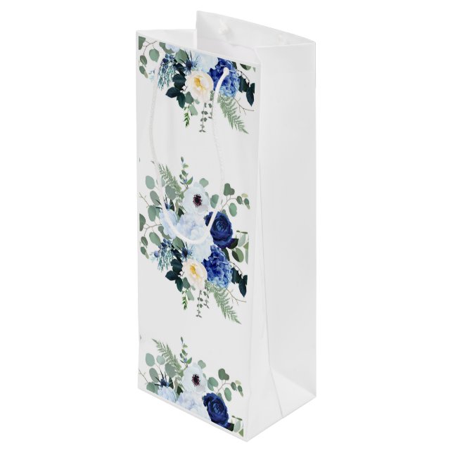 Ranunculus Anemone Hydrangea Rose Weißer Hintergru Geschenktüte Für Weinflaschen (Rückseite Schrägansicht)