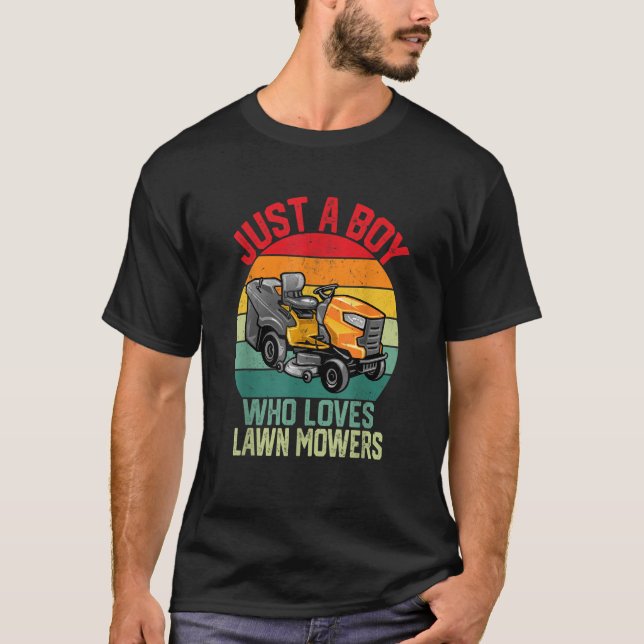 Rasenmäher nur ein Junge, der Mäher Gärtner Liebe T-Shirt (Vorderseite)