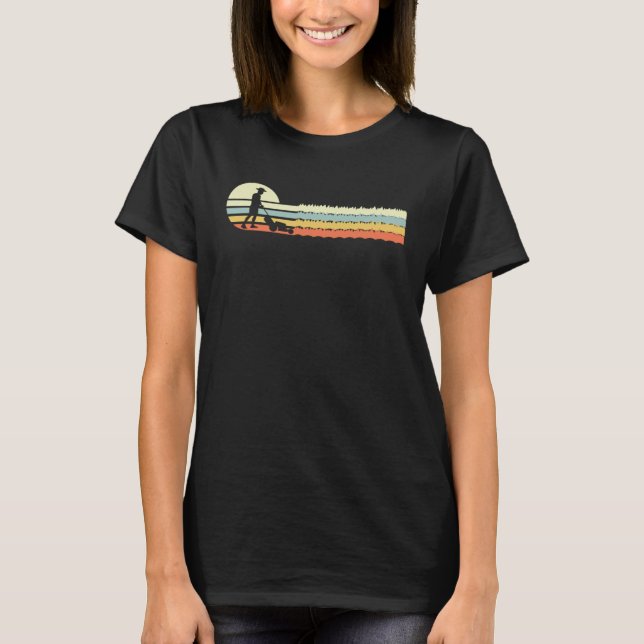 Rasenmäherei im Retrobereich T-Shirt (Vorderseite)