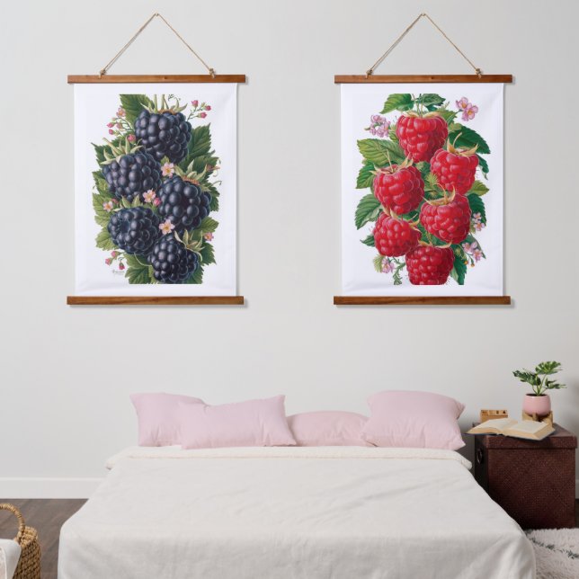 Raspberry Temptation - Juicy Berry Bouquet Wandteppich Mit Holzrahmen (Schlafzimmer)