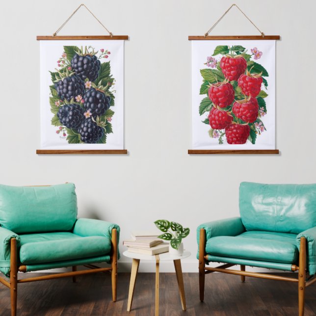 Raspberry Temptation - Juicy Berry Bouquet Wandteppich Mit Holzrahmen (Wohnzimmer)