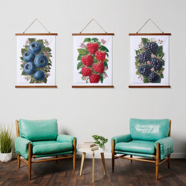 Raspberry Temptation - Juicy Berry Bouquet Wandteppich Mit Holzrahmen (Wohnzimmer)