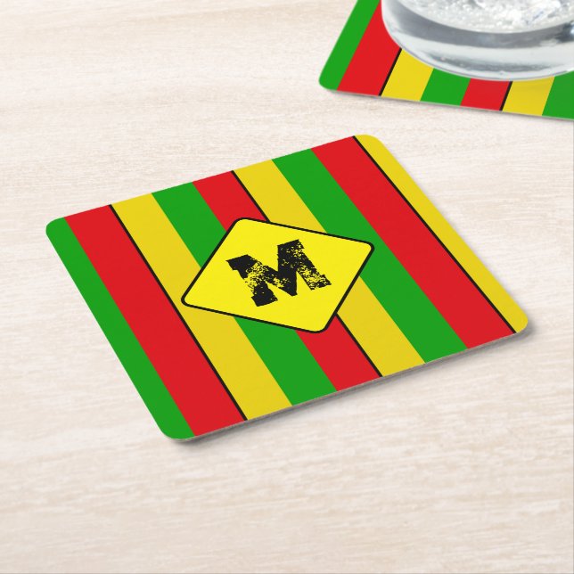 Rasta-Flaggenfarben gestreifte monogrammierte Bier Rechteckiger Pappuntersetzer (angewinkelt)