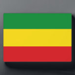 Rastafarian Flag Rasta Äthiopian Fotoplatte<br><div class="desc">Rot,  Grün und Gelb sind die Fahne von Rastafarianismus,  aber auch eine Flagge von Äthiopien. Hier ist ein hochwertiges Rasta-Geschenk und ein großartiges Design für alle rastafarians. Besuchen Sie unseren Shop,  um coole Rasta-Geschenke und andere Weltfahne Geschenkideen zu finden.</div>