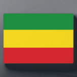Rastafarian Flag Rasta Äthiopian Fotoplatte<br><div class="desc">Rot, Grün und Gelb sind die Fahne von Rastafarianismus, aber auch eine Flagge von Äthiopien. Hier ist ein hochwertiges Rasta-Geschenk und ein großartiges Design für alle rastafarians. Besuchen Sie unseren Shop, um coole Rasta-Geschenke und andere Weltfahne Geschenkideen zu finden.</div>
