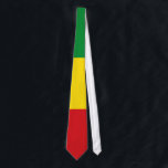 Rastafarian Flag Rasta Äthiopian Krawatte<br><div class="desc">Rot,  Grün und Gelb sind die Fahne von Rastafarianismus,  aber auch eine Fahne von Äthiopien. Hier ist ein hochwertiges Rasta Geschenk und ein großartiges Design für alle rastafarians. Besuchen Sie unseren Laden,  um mehr coole Rasta-Geschenke und andere Weltflaggen Geschenkideen zu finden.</div>