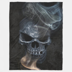 RAUCHENDER SCHÄDEL FLEECEDECKE