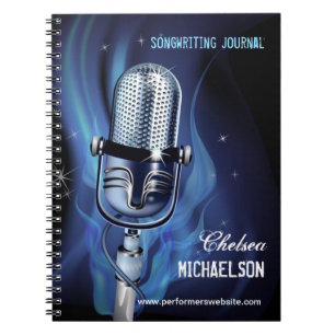 Rauchiger Mikrofon-AusführendeSongwriting Notizblock