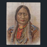 Rauchsignale: Lakota-Indianerschiff sitzt Bull Puzzle<br><div class="desc">Im wirbelnden Rauch vergangener Zeiten erzählt eine verwitterte Karte eine Geschichte. Auf seiner Oberfläche ein stoisches Bild; sitzend Bull, der legendäre Lakota-Chef, sein Blick durchquert die Zeit. Aber das ist kein gewöhnliches Portrait. Es ist eine Zigarettenkarte, ein Stück Geschichte, versteckt zwischen Tabakstühlen. — Die Zigarettenkarten waren die Pop-Kultur ihrer Zeit....</div>