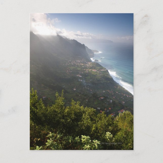 raue Küstenlinie der Atlantikinsel Madeira Postkarte (Vorderseite)