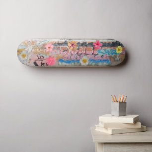 Rauher Skateboard an den Kanten