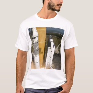 Raumfähre Atlantis hebt 17 weg T-Shirt