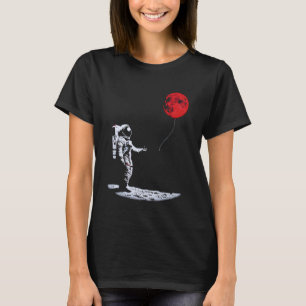 Raumfahrer mit Red Moon Balloon Grafik Art T-Shirt