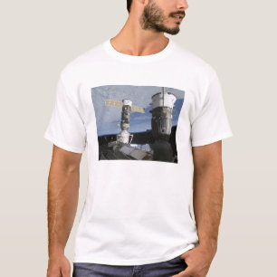 Raumfahrzeuge des Russen Soyuz und des T-Shirt