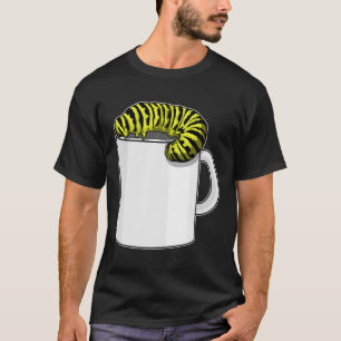 Raupe mit Tasse T-Shirt