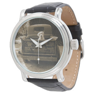 Raus aus dem Dodge - Hundefoto Armbanduhr