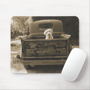 Raus aus dem Dodge - Hundefoto Mousepad