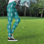 Raute Diamant Muster in 3 Farbtönen Aquamarin Leggings<br><div class="desc">Aquamarin,  türkisfarben und aqua verbinden sich in einem Retro-Golf-inspiriert Raute-Muster mit einer modernen Drehung. Die Diamanten werden durch die klassische weiße Heftung gekreuzt.</div>